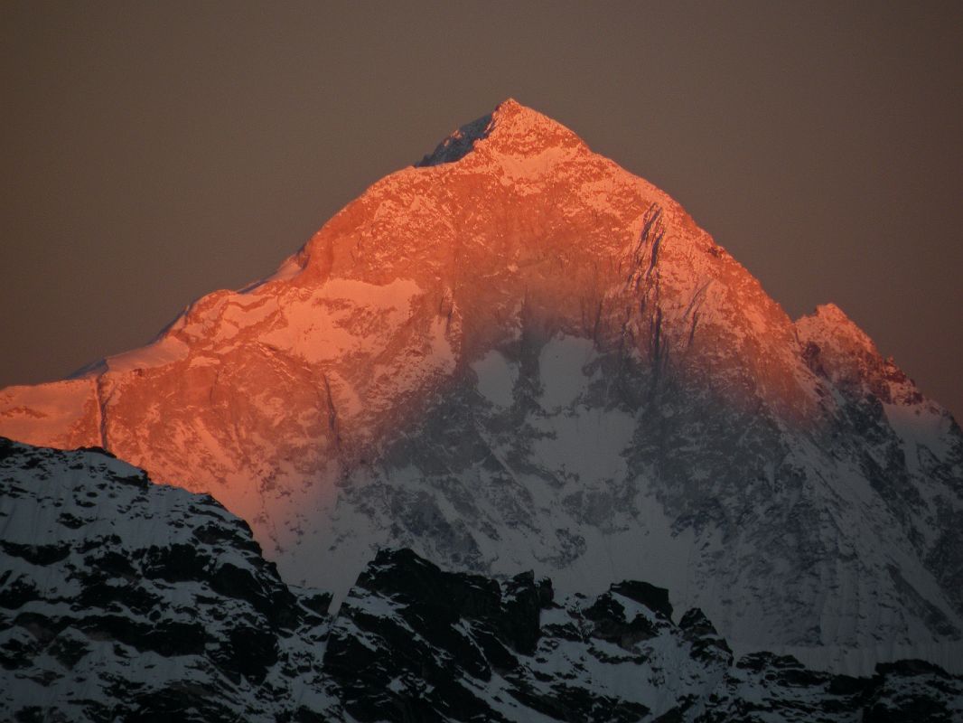 Gokyo Ri 07-3 Makalu Close Up From Gokyo Ri At Sunset